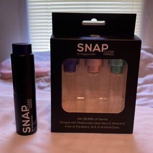 SNAP by snappy screen clean hands. Beach collection.